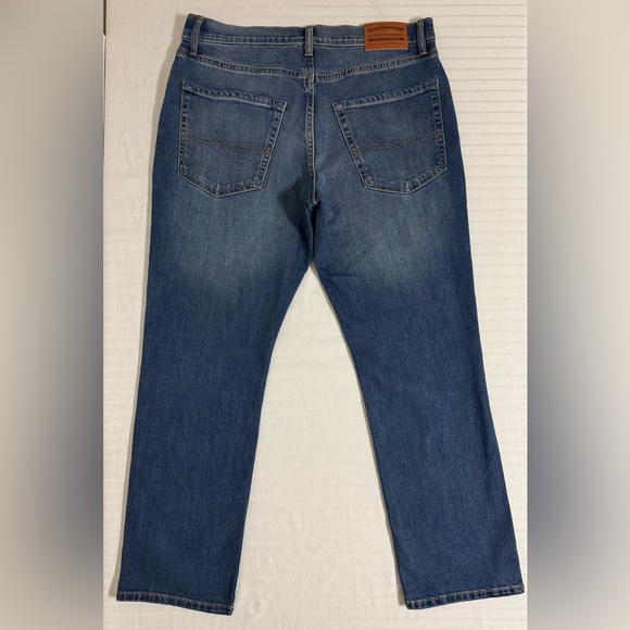 Lucky Brand 223 Straight Leg Jeans Men’s 33x30 Blue Medium Wash Whiskered - Picture 2 of 13